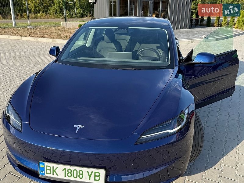 Фото Tesla Model 3 з оголошення AUTO.RIA