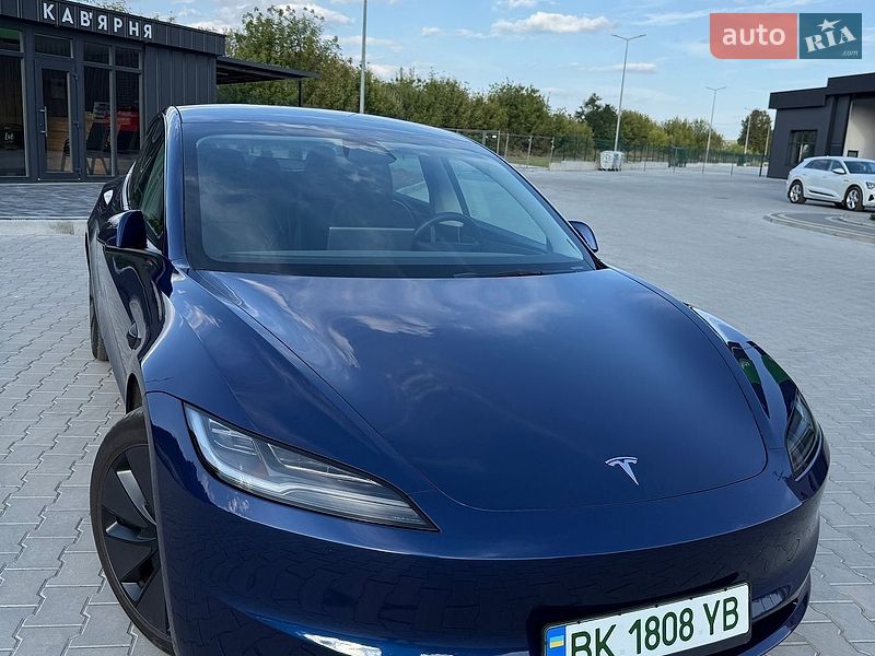 Фото Tesla Model 3 з оголошення AUTO.RIA