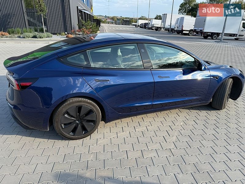Фото Tesla Model 3 з оголошення AUTO.RIA