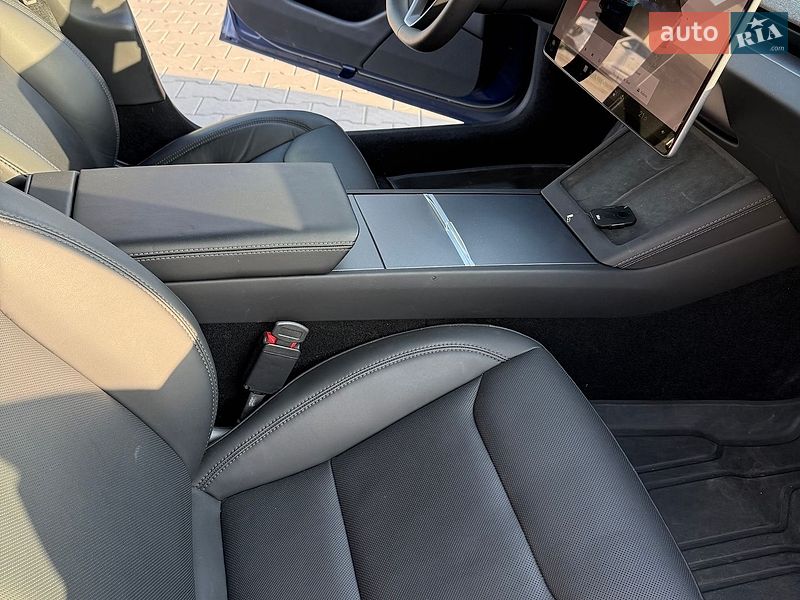 Фото Tesla Model 3 з оголошення AUTO.RIA