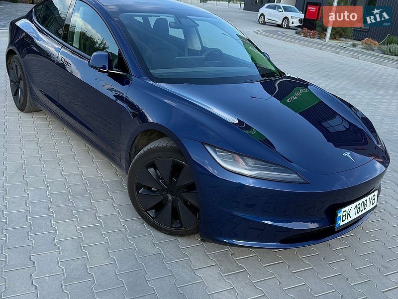 Фото Tesla Model 3 з оголошення AUTO.RIA