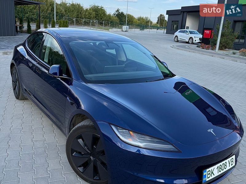 Фото Tesla Model 3 з оголошення AUTO.RIA