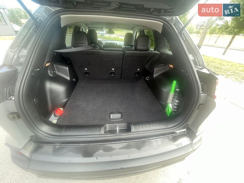 Фото Jeep Cherokee з оголошення AUTO.RIA