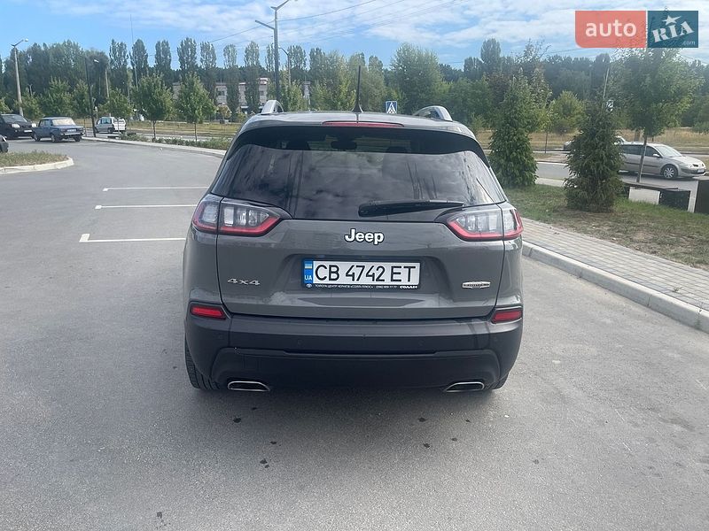 Фото Jeep Cherokee з оголошення AUTO.RIA