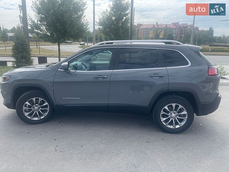 Фото Jeep Cherokee з оголошення AUTO.RIA