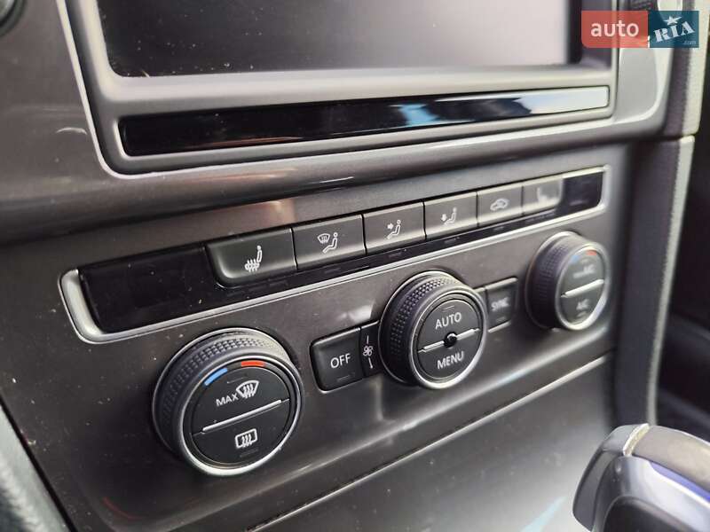 Фото Volkswagen e-Golf з оголошення AUTO.RIA