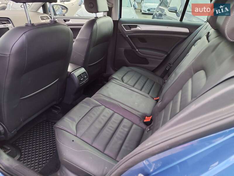 Фото Volkswagen e-Golf з оголошення AUTO.RIA