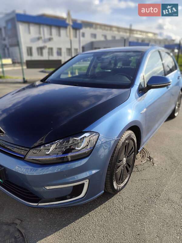 Фото Volkswagen e-Golf з оголошення AUTO.RIA