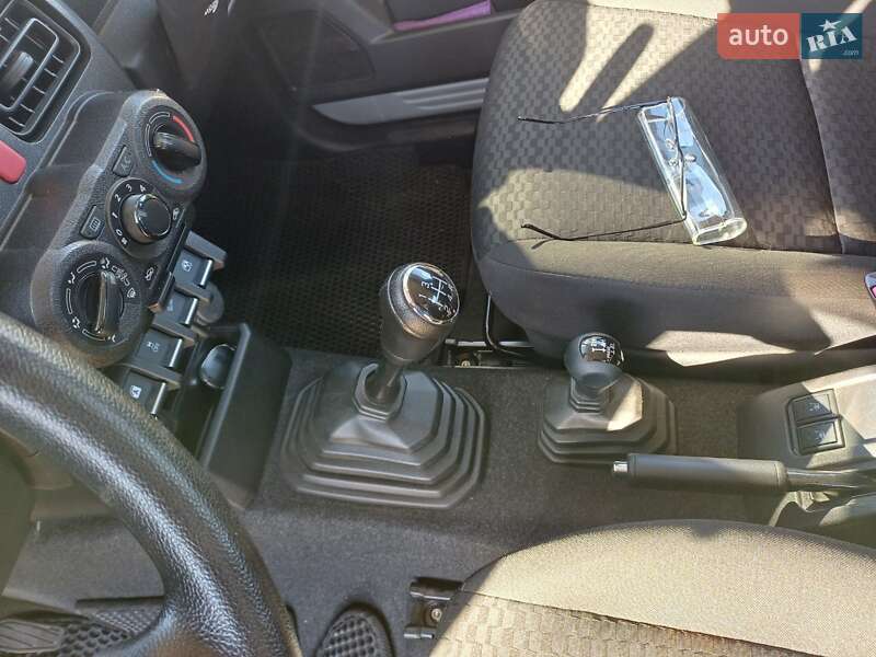 Фото Suzuki Jimny з оголошення AUTO.RIA