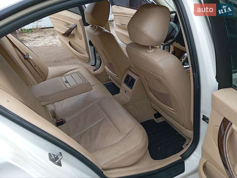 Фото BMW 3 Series з оголошення AUTO.RIA