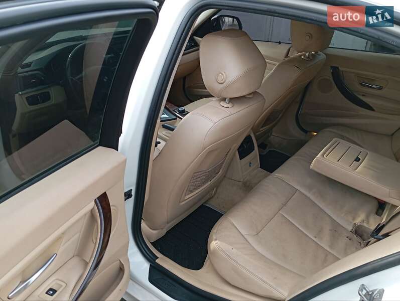 Фото BMW 3 Series з оголошення AUTO.RIA