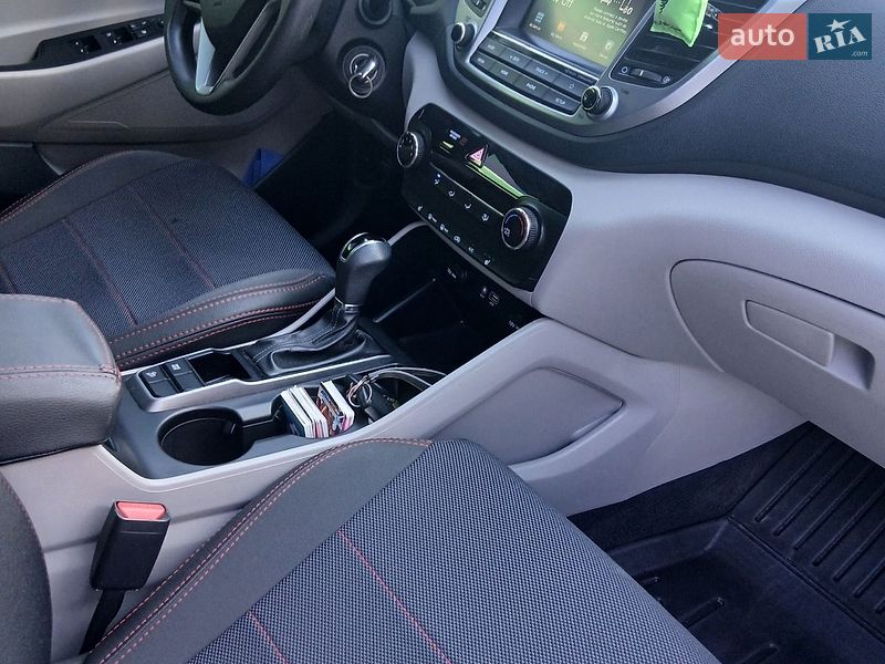 Фото Hyundai Tucson з оголошення AUTO.RIA