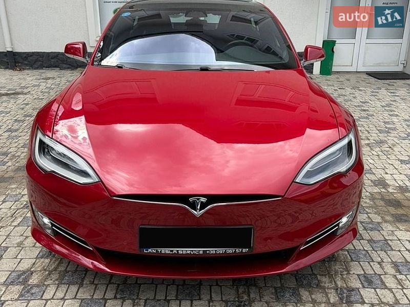 Фото Tesla Model S з оголошення AUTO.RIA