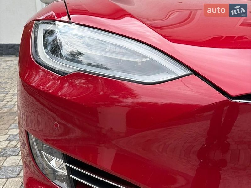 Фото Tesla Model S з оголошення AUTO.RIA