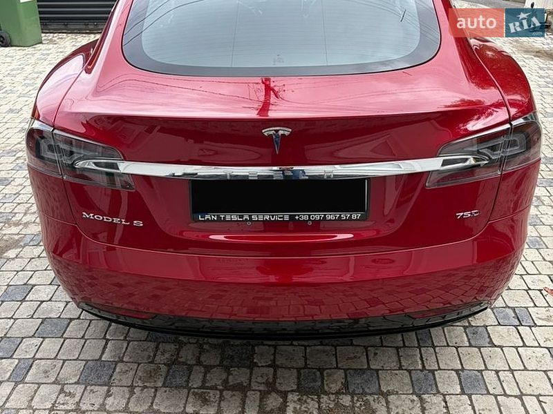 Фото Tesla Model S з оголошення AUTO.RIA