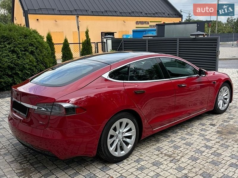 Фото Tesla Model S з оголошення AUTO.RIA