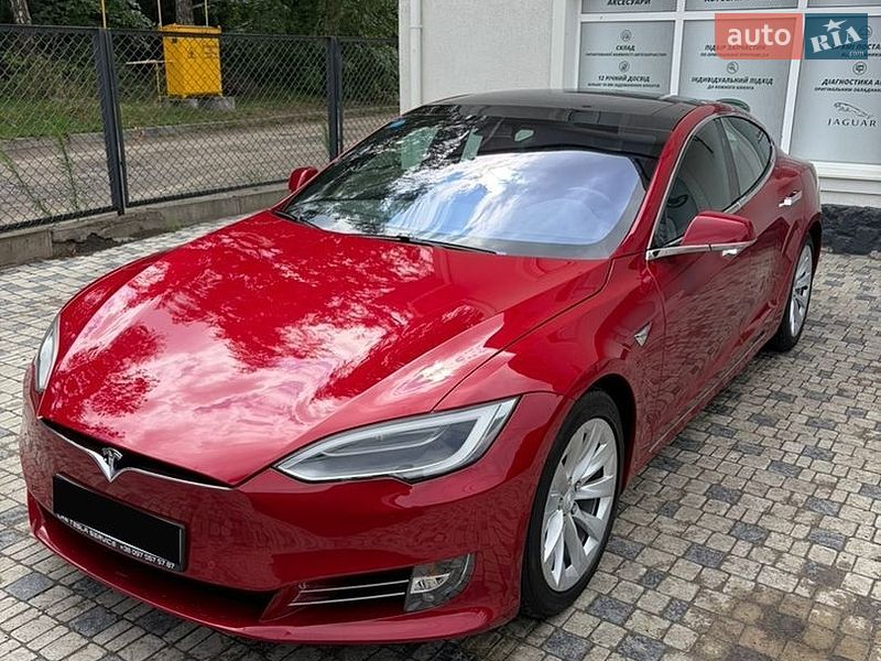 Фото Tesla Model S з оголошення AUTO.RIA