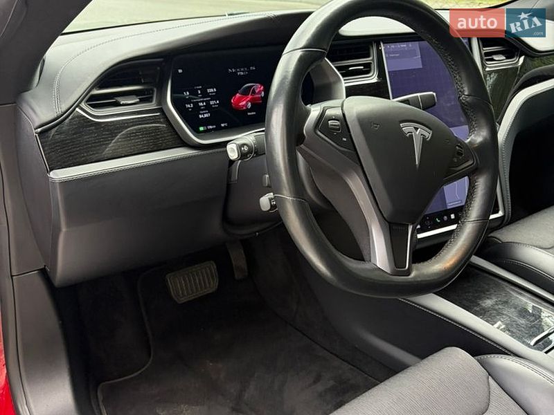 Фото Tesla Model S з оголошення AUTO.RIA