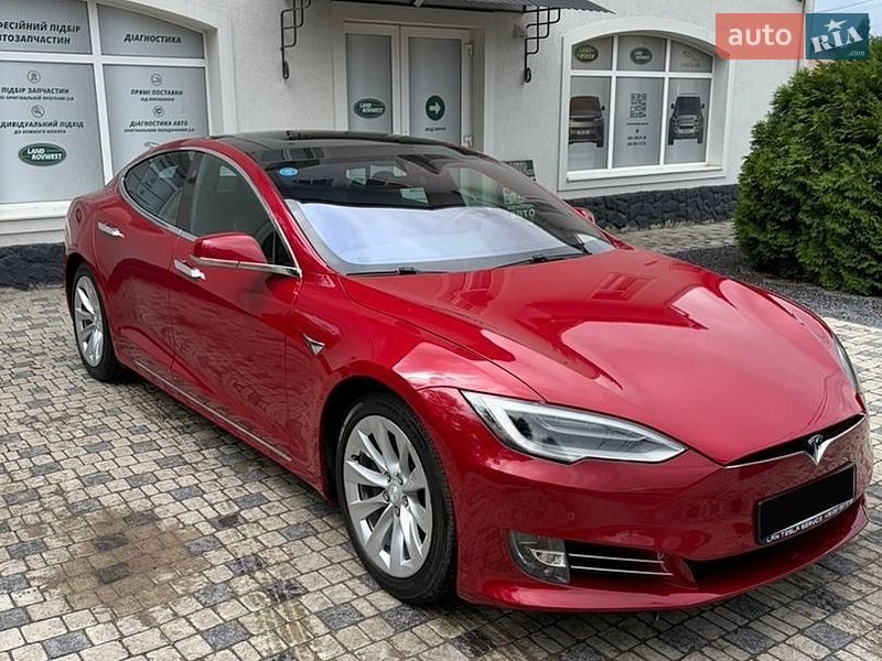 Фото Tesla Model S з оголошення AUTO.RIA