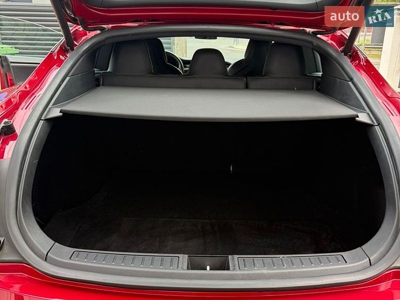 Фото Tesla Model S з оголошення AUTO.RIA