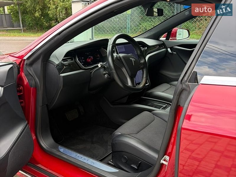 Фото Tesla Model S з оголошення AUTO.RIA