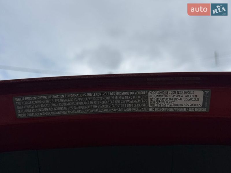 Фото Tesla Model S з оголошення AUTO.RIA