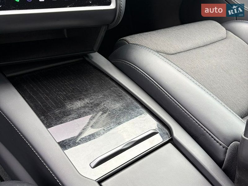 Фото Tesla Model S з оголошення AUTO.RIA