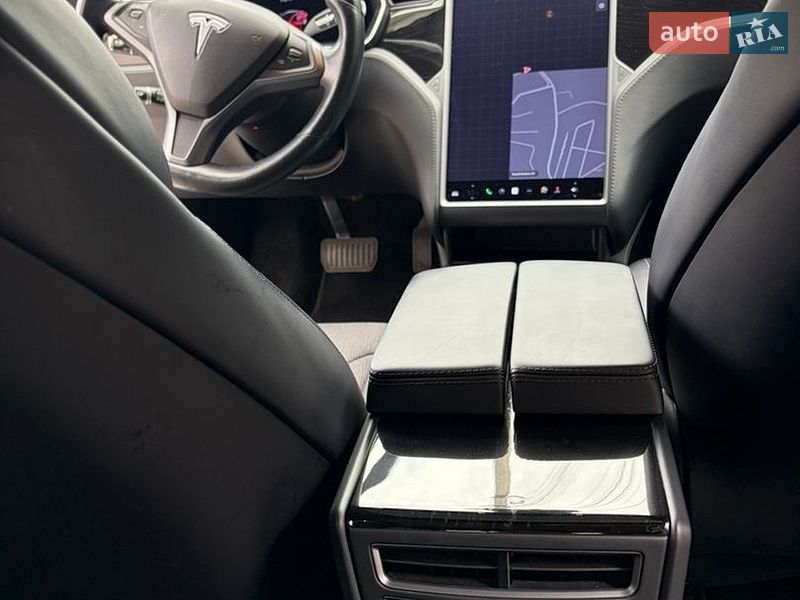 Фото Tesla Model S з оголошення AUTO.RIA