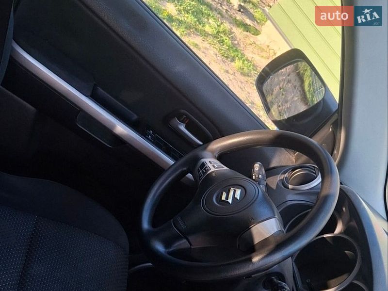 Фото Suzuki Grand Vitara з оголошення AUTO.RIA