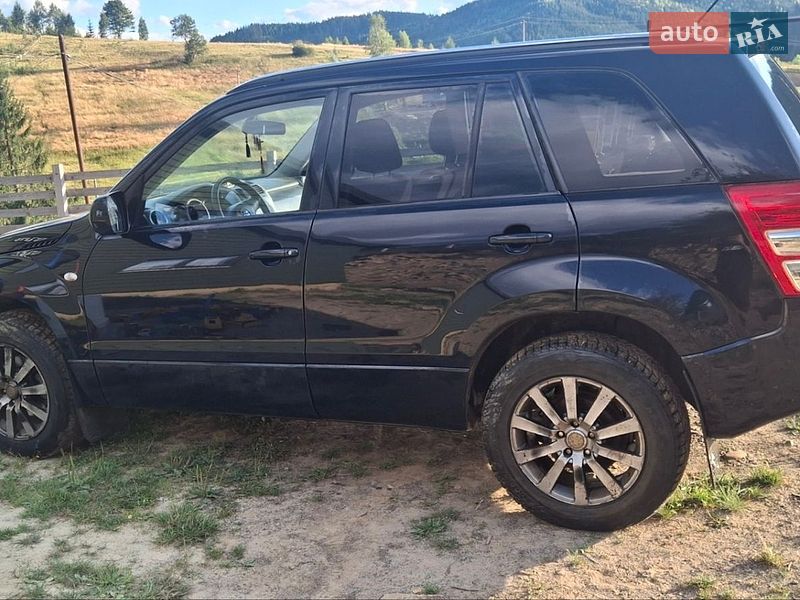 Фото Suzuki Grand Vitara з оголошення AUTO.RIA
