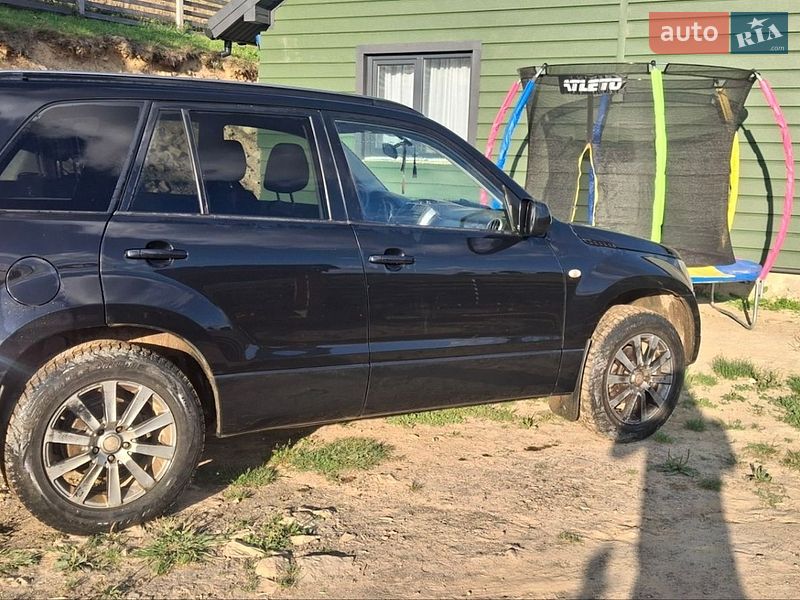 Фото Suzuki Grand Vitara з оголошення AUTO.RIA
