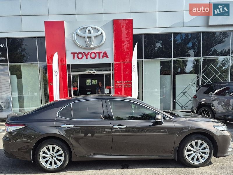 Фото Toyota Camry з оголошення AUTO.RIA