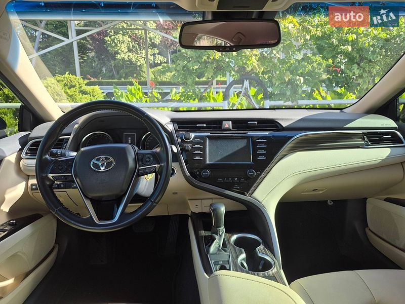 Фото Toyota Camry з оголошення AUTO.RIA