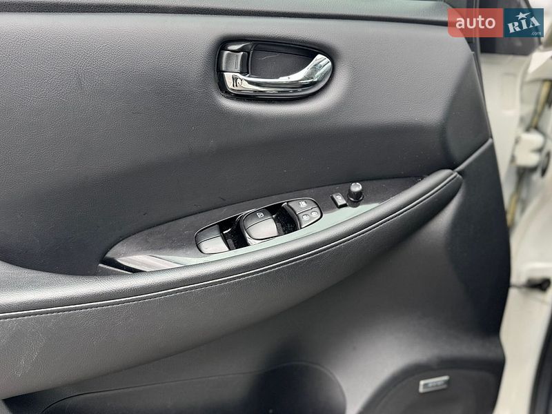 Фото Nissan Leaf з оголошення AUTO.RIA