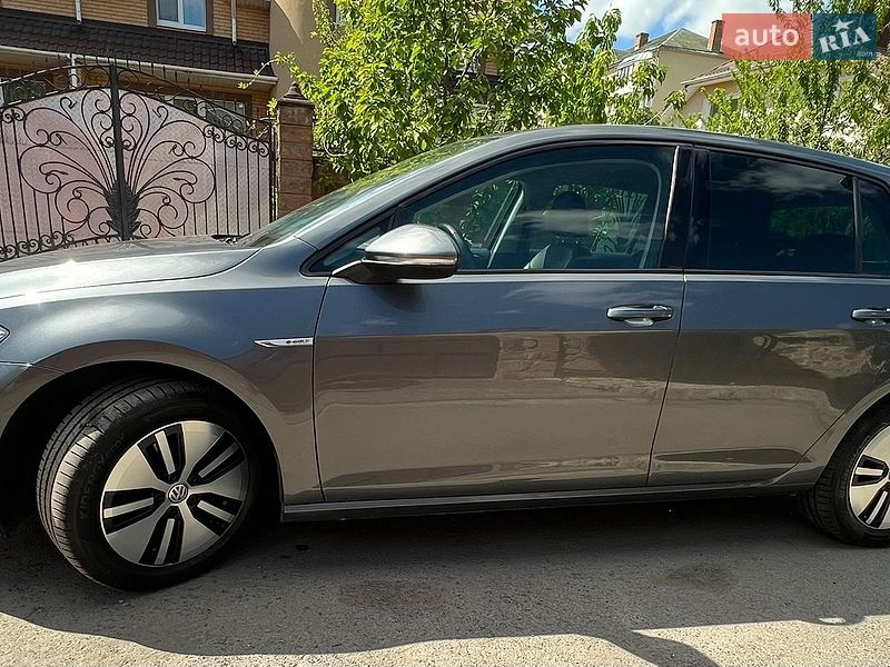 Фото Volkswagen e-Golf з оголошення AUTO.RIA