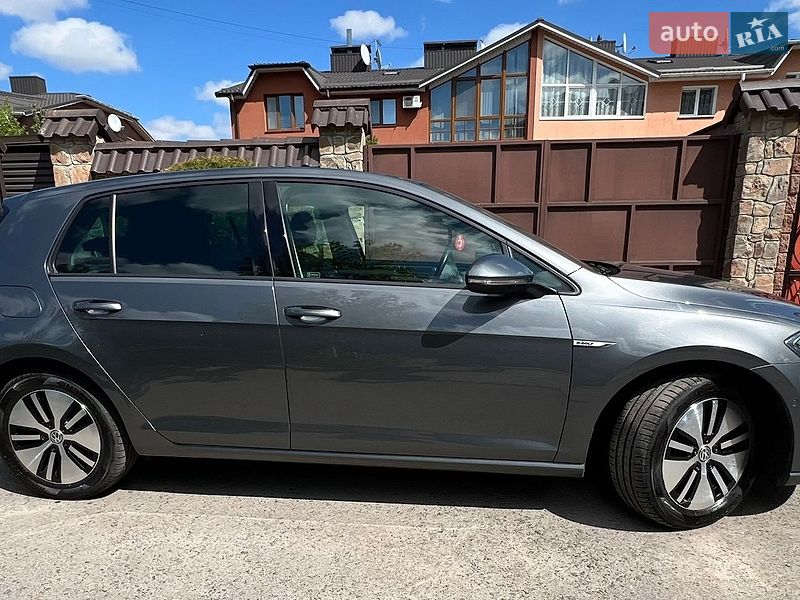 Фото Volkswagen e-Golf з оголошення AUTO.RIA