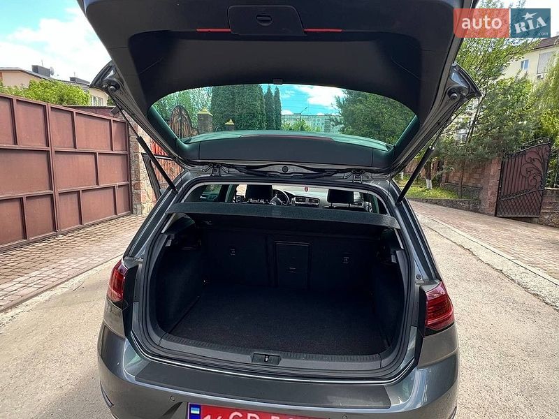 Фото Volkswagen e-Golf з оголошення AUTO.RIA