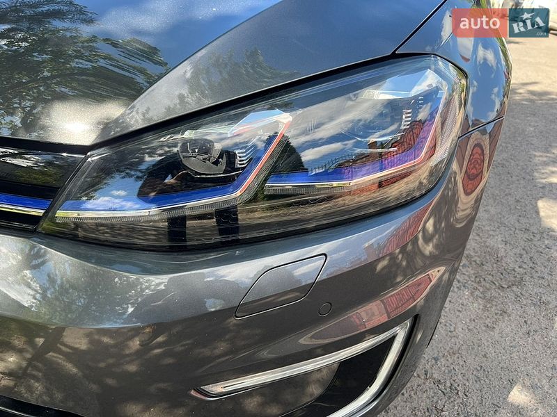 Фото Volkswagen e-Golf з оголошення AUTO.RIA