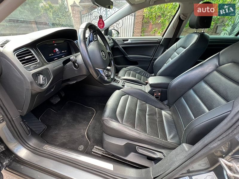 Фото Volkswagen e-Golf з оголошення AUTO.RIA