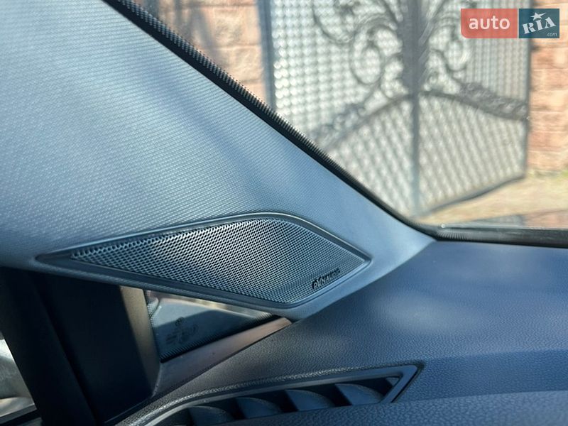 Фото Volkswagen e-Golf з оголошення AUTO.RIA