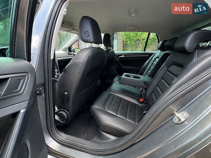 Фото Volkswagen e-Golf з оголошення AUTO.RIA