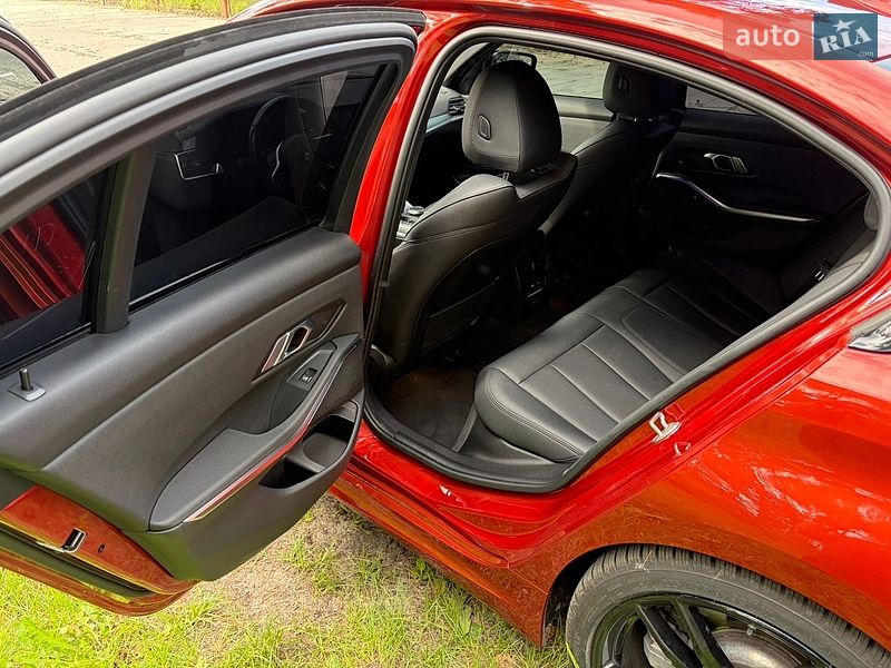 Фото BMW 3 Series з оголошення AUTO.RIA