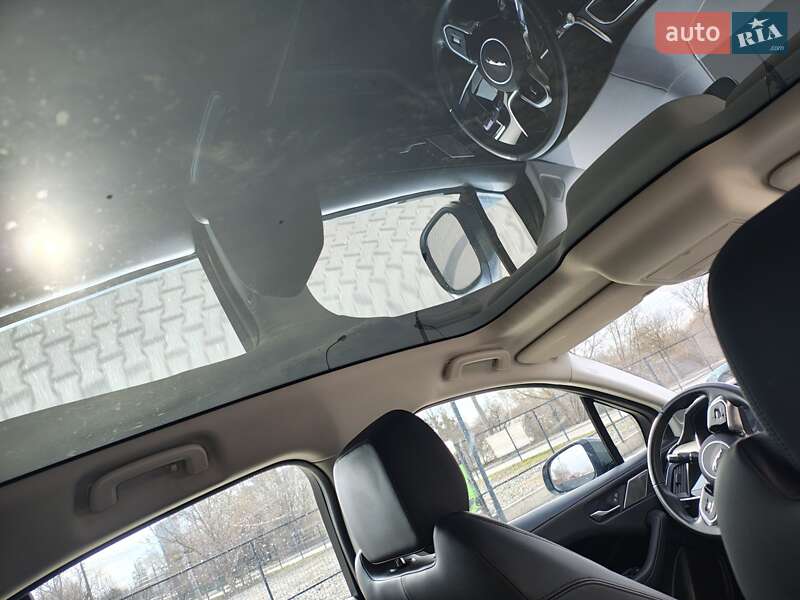Фото Jaguar I-Pace з оголошення AUTO.RIA