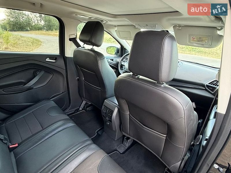 Фото Ford Kuga з оголошення AUTO.RIA
