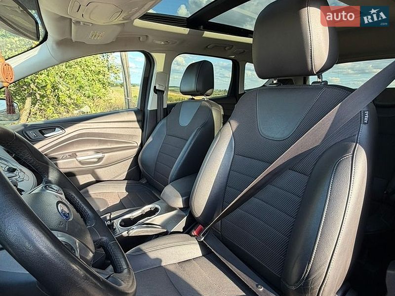Фото Ford Kuga з оголошення AUTO.RIA