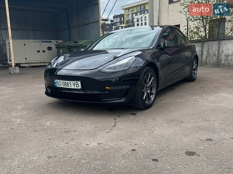 Фото Tesla Model 3 з оголошення AUTO.RIA