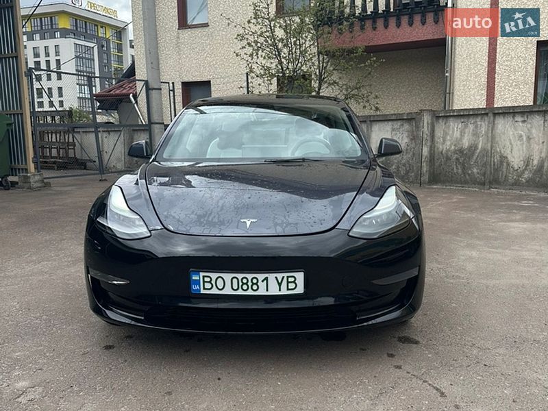 Фото Tesla Model 3 з оголошення AUTO.RIA
