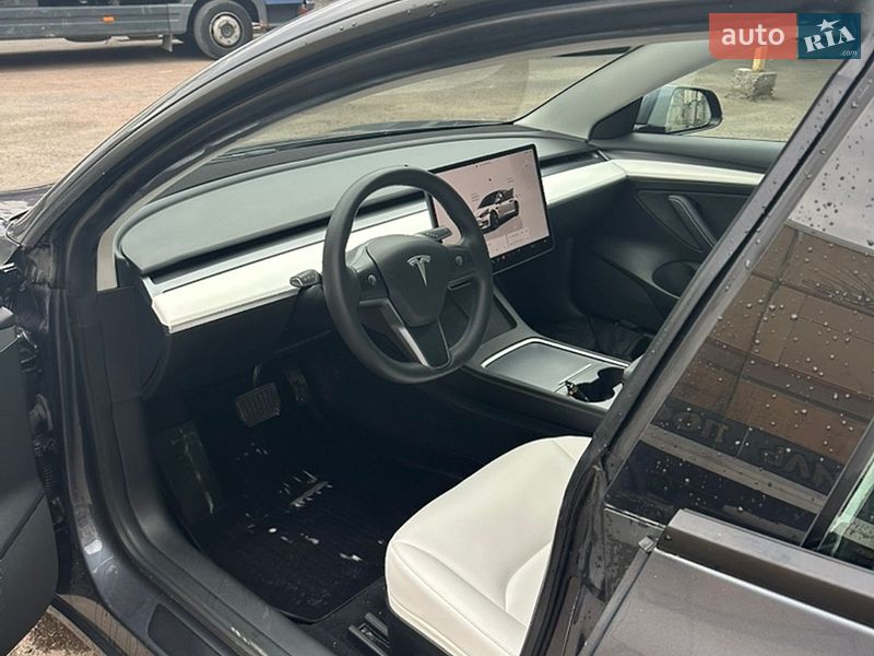 Фото Tesla Model 3 з оголошення AUTO.RIA