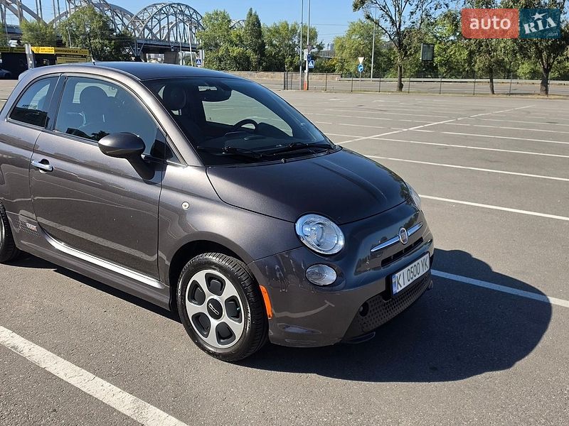 Фото Fiat 500e з оголошення AUTO.RIA