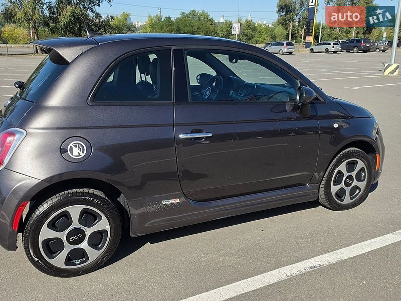 Фото Fiat 500e з оголошення AUTO.RIA